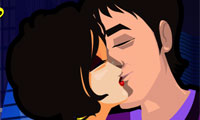 Prom Night Kissing